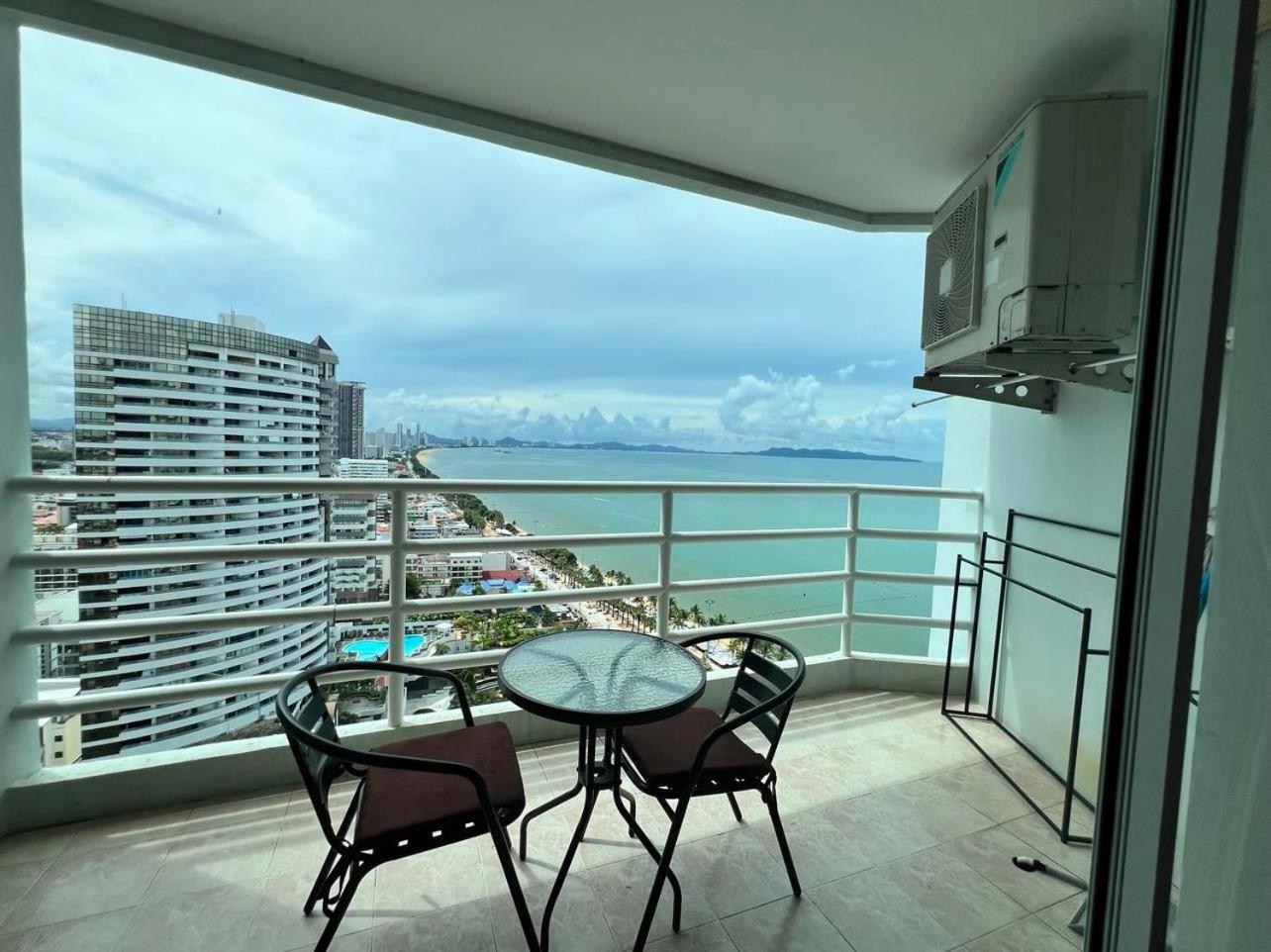 Viewtalay Beachfront By Nd Pattaya Exterior foto