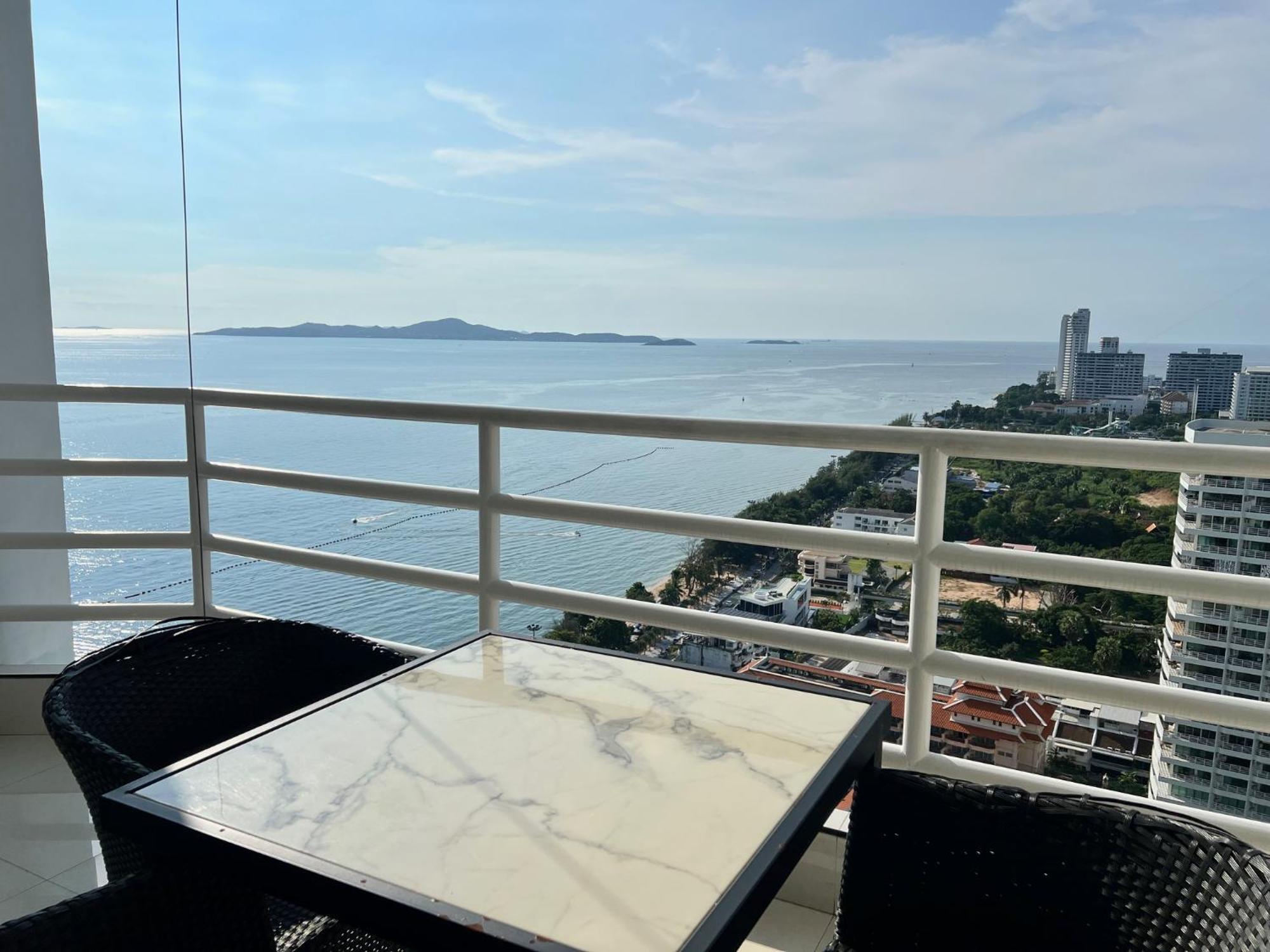 Viewtalay Beachfront By Nd Pattaya Exterior foto