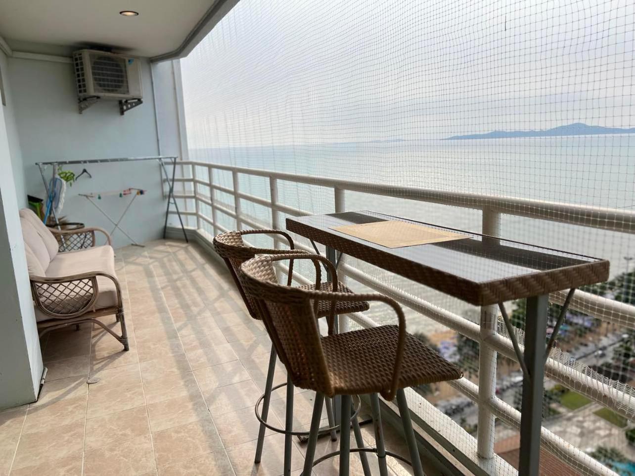Viewtalay Beachfront By Nd Pattaya Exterior foto